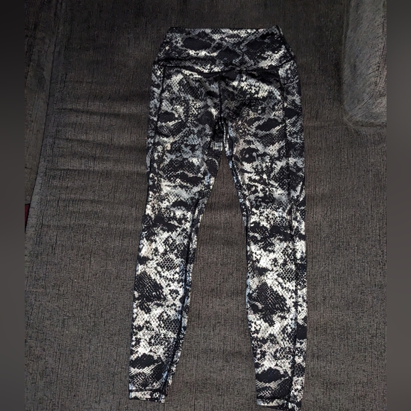 Curves and Combatboots metallic snakeskin print leggings - Picture 1 of 7